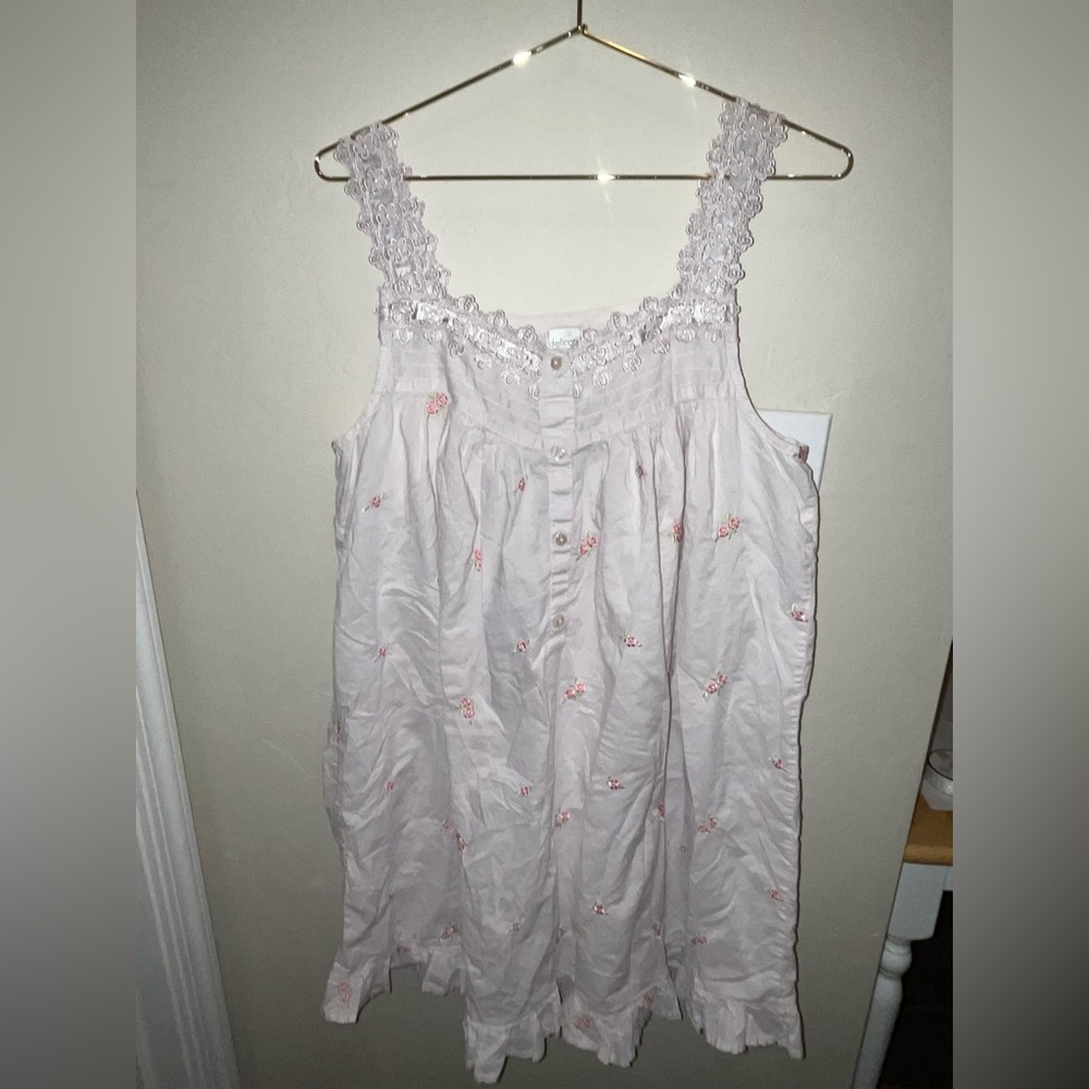 Delicates vintage night gown